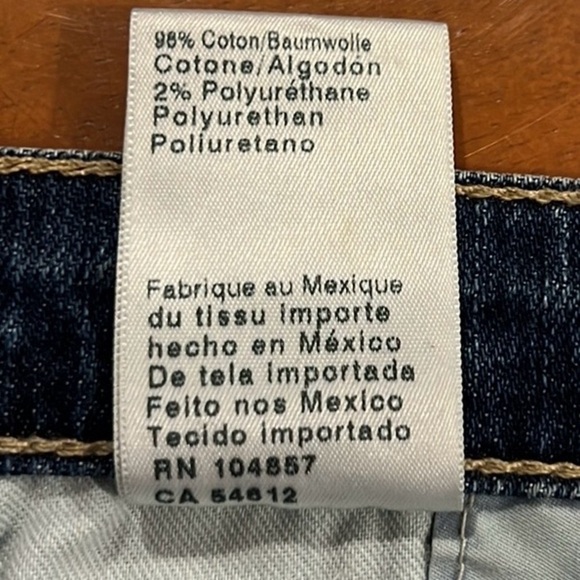 AG The Jodi Crop high rise slim flare distressed size 27R - Picture 9 of 9